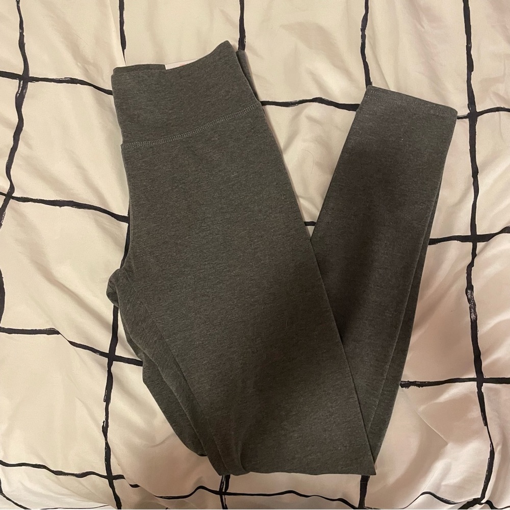 Gray Aerie leggings
